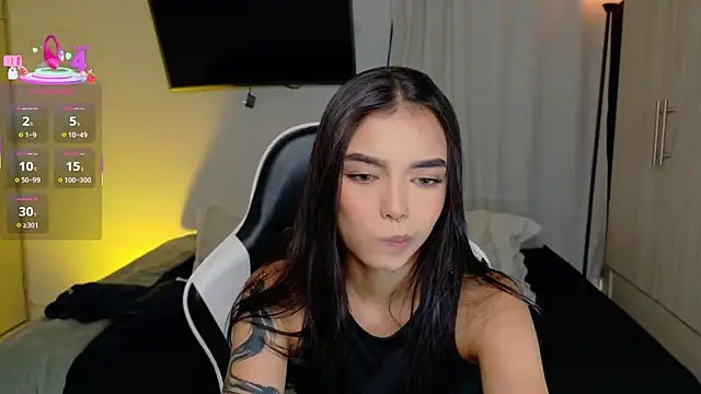 Snapshot of AnabelWolf chatting on 09.12.25 AnabelWolf online show from 09.12.25