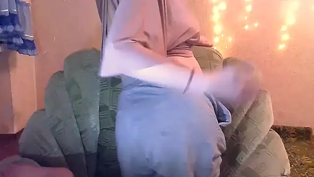 Snapshot of MelxMellie chatting on 02.02.25 MelxMellie online show from 02.02.25