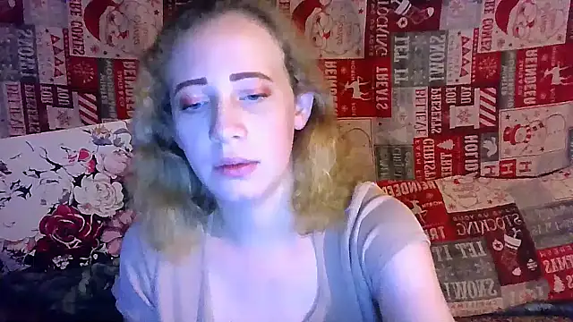 Snapshot of MelxMellie chatting on 03.12.25 MelxMellie online show from 03.12.25