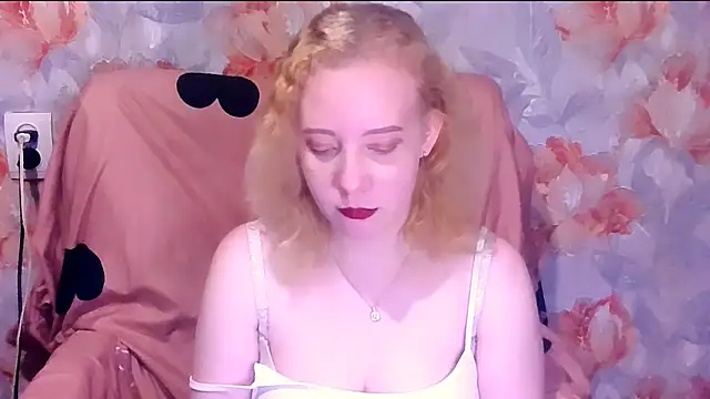 Snapshot of MelxMellie chatting on 12.01.25 MelxMellie online show from 12.01.25