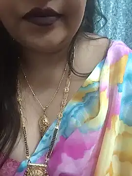 Snapshot of Mayuri77 chatting on 02.21.25 Mayuri77 online show from 02.21.25