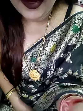 Snapshot of Mayuri77 chatting on 11.11.25 Mayuri77 online show from 11.11.25