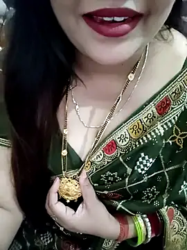 Snapshot of Mayuri77 chatting on 11.18.25 Mayuri77 online show from 11.18.25