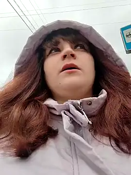 Eva Florence online show from 02.02.25