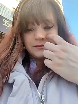 Eva Florence online show from 02.05.25