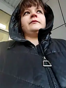 Eva Florence online show from 02.27.25