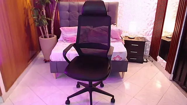 ashleylove prg online show from 01.28.25