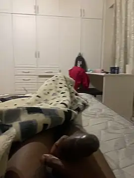 Snapshot of GangsterCouple-Aimy-Jonny chatting on 11.18.25 GangsterCouple-Aimy-Jonny online show from 11.18.25