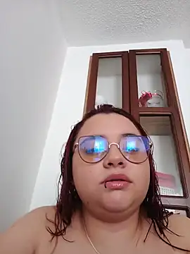 Snapshot of CURVY-HORNY chatting on 05.29.26 CURVY-HORNY online show from 05.29.26