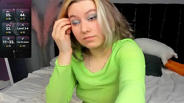 Snapshot of Bonni_Meiz chatting on 02.01.25 Bonni Meiz online show from 02.01.25