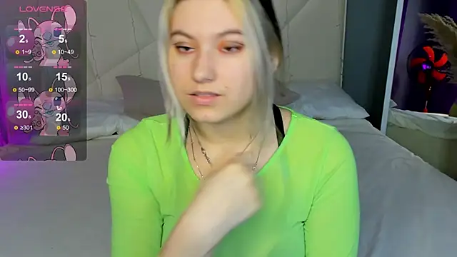 Snapshot of Bonni_Meiz chatting on 02.04.25 Bonni Meiz online show from 02.04.25