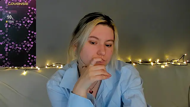 Snapshot of Bonni_Meiz chatting on 02.07.25 Bonni Meiz online show from 02.07.25