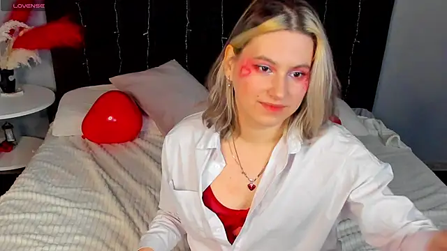 Snapshot of Bonni_Meiz chatting on 02.14.25 Bonni Meiz online show from 02.14.25