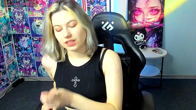 Snapshot of Bonni_Meiz chatting on 02.19.25 Bonni Meiz online show from 02.19.25