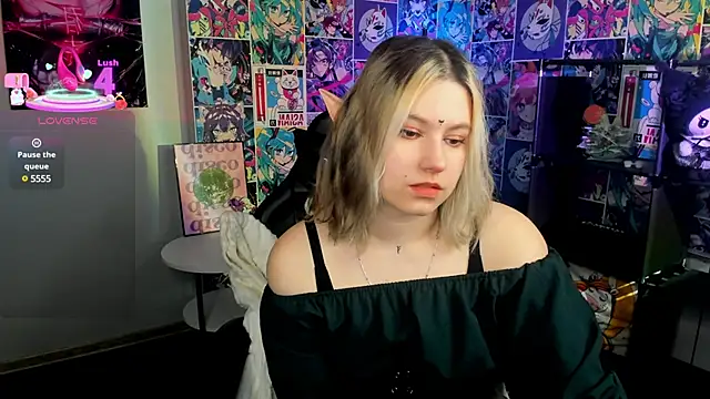 Snapshot of Bonni_Meiz chatting on 03.04.25 Bonni Meiz online show from 03.04.25