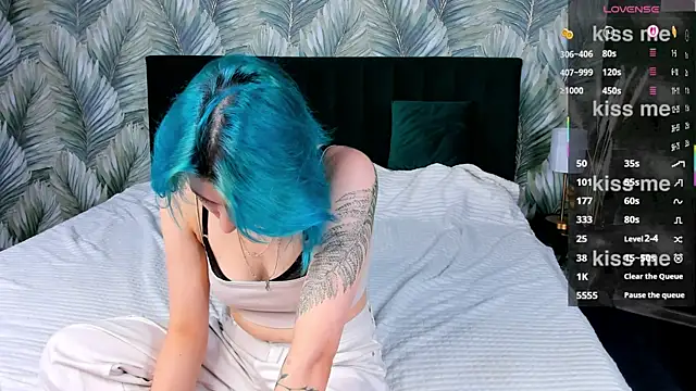 Snapshot of Bonni_Meiz chatting on 09.20.25 Bonni Meiz online show from 09.20.25