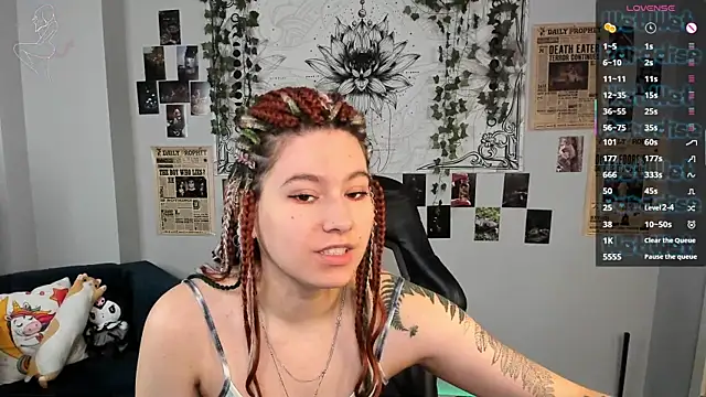 Snapshot of Bonni_Meiz chatting on 11.18.25 Bonni Meiz online show from 11.18.25