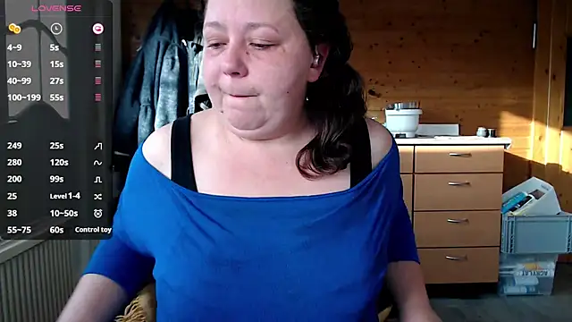 Snapshot of KasiaPrivat chatting on 02.21.25 KasiaPrivat online show from 02.21.25