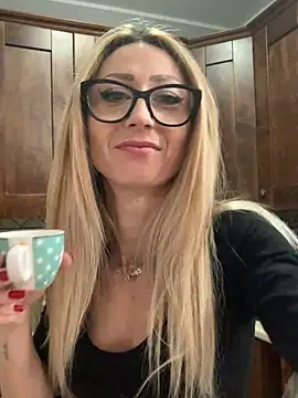 Snapshot of harleyejoker1 chatting on 12.20.24 harleyejoker1 online show from 12.20.24