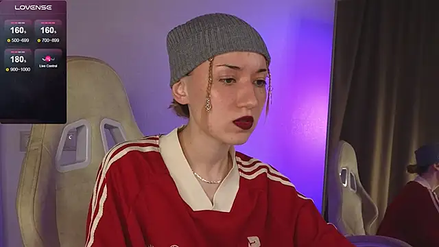 Snapshot of Maddy_Garcia chatting on 12.08.24 Maddy Garcia online show from 12.08.24