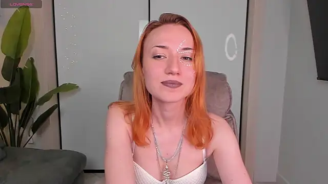 Snapshot of Maddy_Garcia chatting on 01.05.25 Maddy Garcia online show from 01.05.25