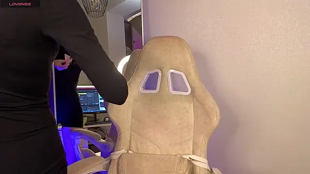 Snapshot of Maddy_Garcia chatting on 01.27.25 Maddy Garcia online show from 01.27.25