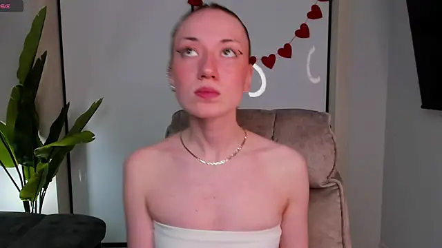 Snapshot of Maddy_Garcia chatting on 02.06.25 Maddy Garcia online show from 02.06.25