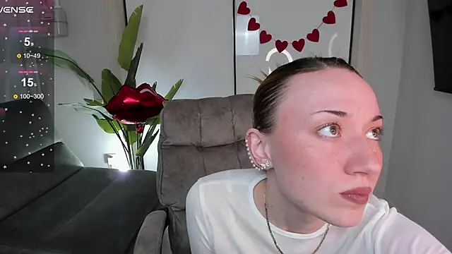 Snapshot of Maddy_Garcia chatting on 02.08.25 Maddy Garcia online show from 02.08.25