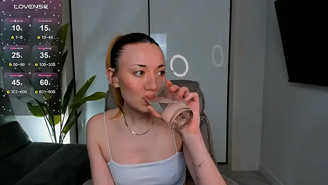 Snapshot of Maddy_Garcia chatting on 02.27.25 Maddy Garcia online show from 02.27.25