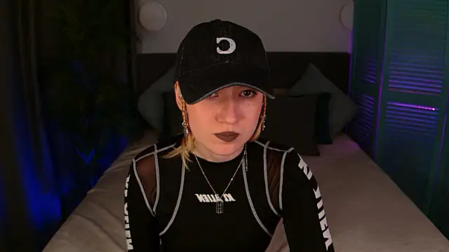 Snapshot of Maddy_Garcia chatting on 10.14.25 Maddy Garcia online show from 10.14.25