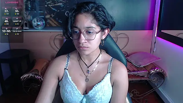 Lili Gomez  online show from 10.02.25