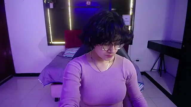 Snapshot of Lili_Gomez_ chatting on 11.08.25 Lili Gomez online show from 11.08.25