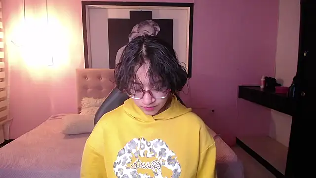 Snapshot of Lili_Gomez_ chatting on 11.09.25 Lili Gomez online show from 11.09.25