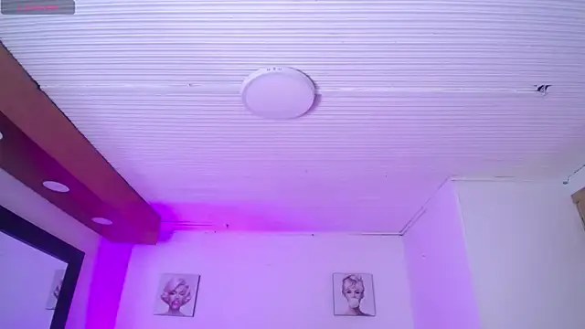 Snapshot of Lili_Gomez_ chatting on 11.11.25 Lili Gomez online show from 11.11.25