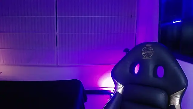 Snapshot of Lili_Gomez_ chatting on 11.26.25 Lili Gomez online show from 11.26.25