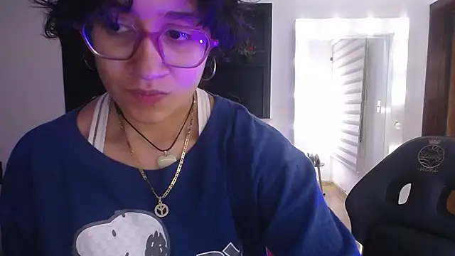 Snapshot of Lili_Gomez_ chatting on 11.30.25 Lili Gomez online show from 11.30.25