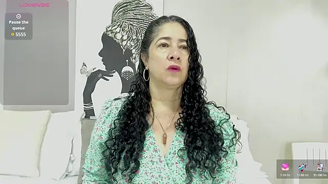 Snapshot of Adelesmithh chatting on 02.19.25 Adelesmithh online show from 02.19.25