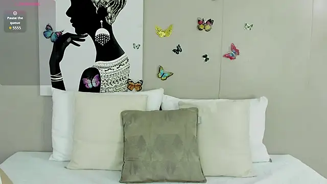 Adelesmithh online show from 11.18.25