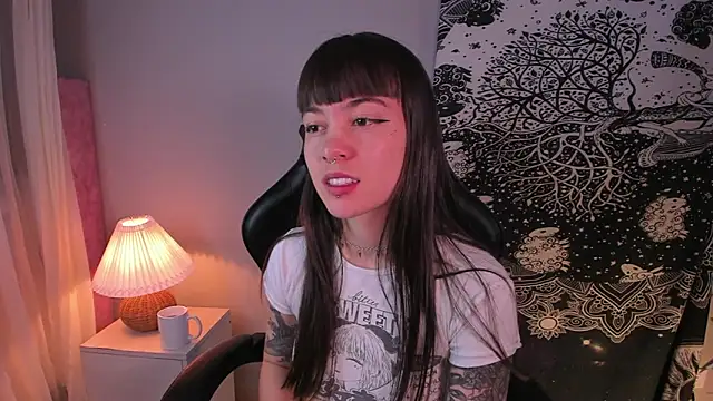 Snapshot of Lia_Sweett_ chatting on 01.14.25 Lia Sweett online show from 01.14.25