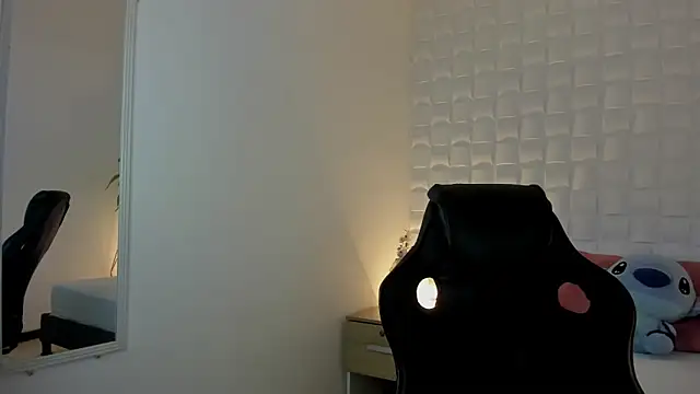 stephanya  online show from 01.09.25