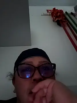 Darly Gomez online show from 10.18.25