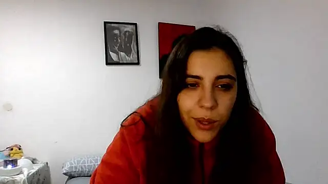 Snapshot of Ursumi1 chatting on 11.20.25 Ursumi1 online show from 11.20.25