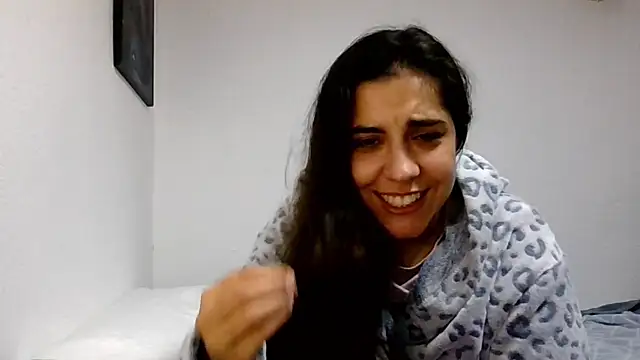 Snapshot of Ursumi1 chatting on 12.14.25 Ursumi1 online show from 12.14.25