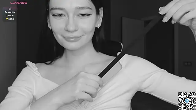 Misty Rose online show from 01.13.25