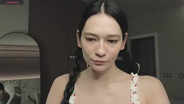 Misty Rose online show from 01.31.25