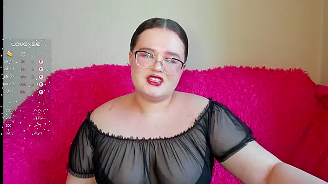 Snapshot of Jessica_Joy chatting on 11.30.25 Jessica Joy online show from 11.30.25