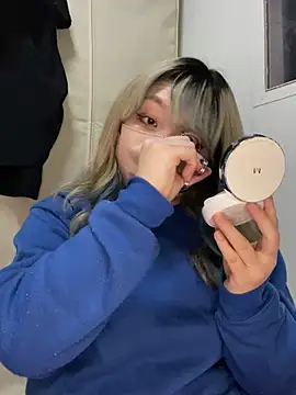 YUNA-yuna online show from 01.06.25