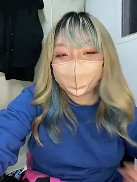 YUNA-yuna online show from 01.06.25