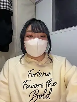 YUNA-yuna online show from 01.27.25