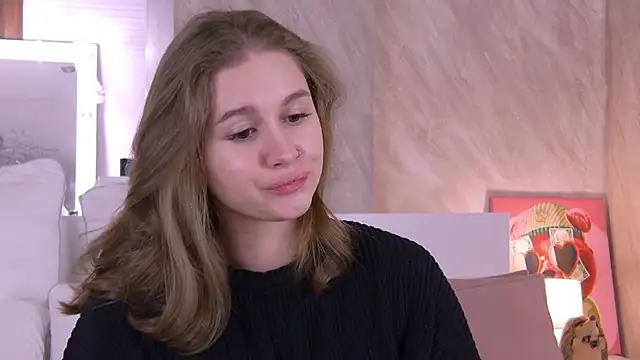 Snapshot of EllieHayes chatting on 09.27.25 EllieHayes online show from 09.27.25